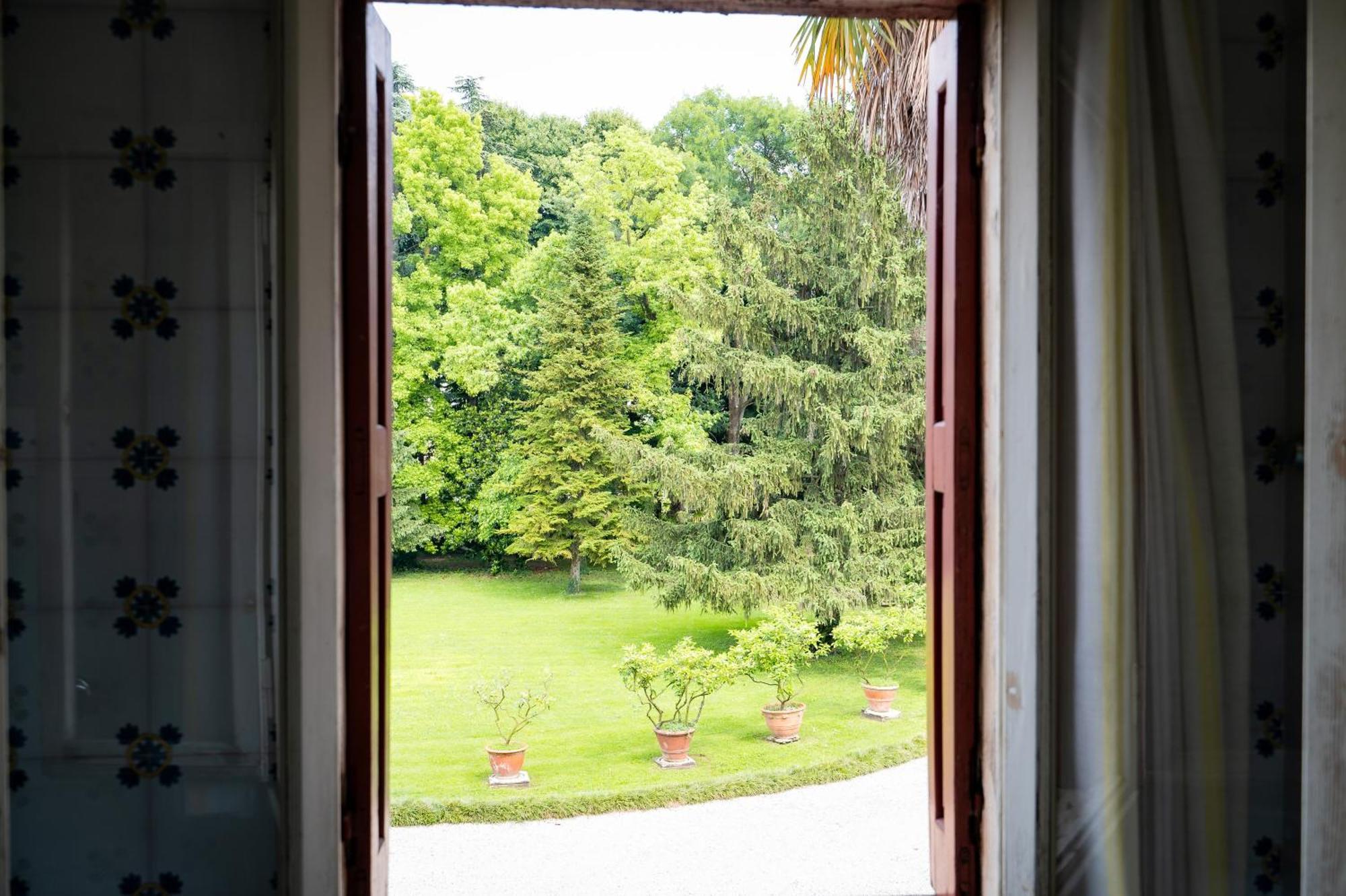 Villa Di Campagna Immersa Nella Natura 체로브란코 외부 사진